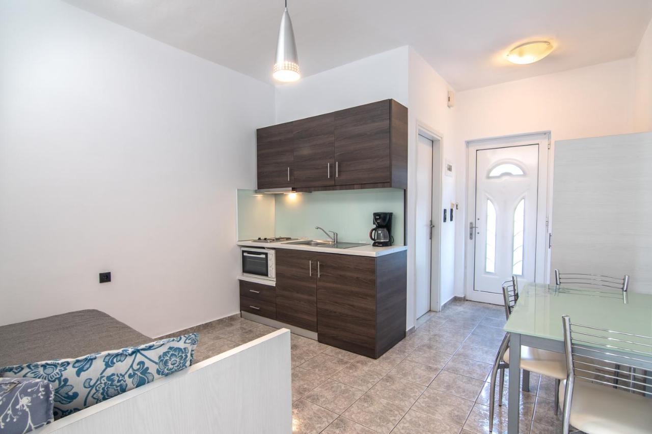 Mythos Apartments Дамнони Екстериор снимка